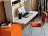 scrivania sospesa con libreria Cityline